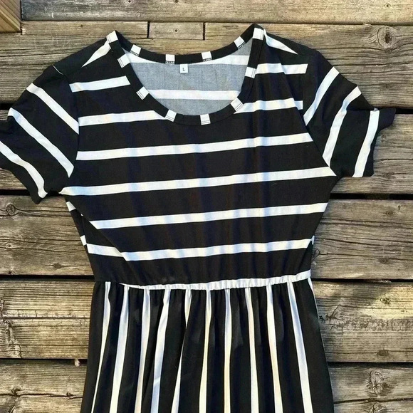Black And‎ White Stripped Maxidress With Pockets Size Large - Picture 6 of 6